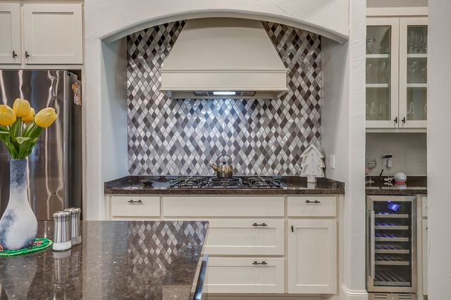 7406 Hampton Drive, Granbury, TX 76049