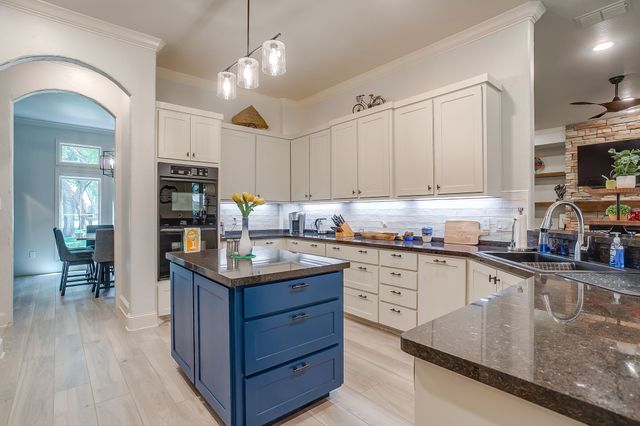 7406 Hampton Drive, Granbury, TX 76049