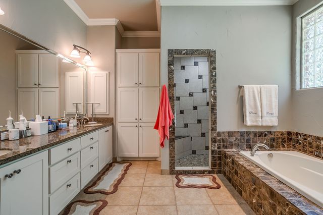7406 Hampton Drive, Granbury, TX 76049