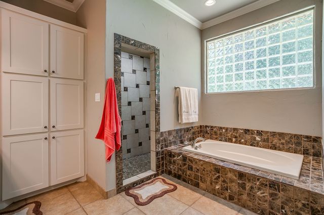 7406 Hampton Drive, Granbury, TX 76049