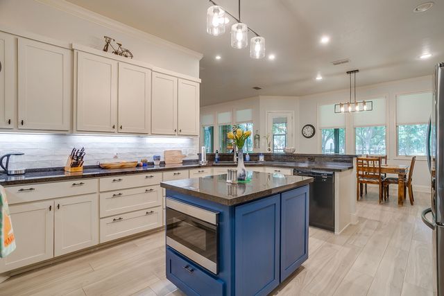7406 Hampton Drive, Granbury, TX 76049
