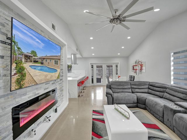 4950 NW 85th Terrace, Lauderhill, FL 33351
