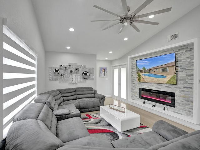 4950 NW 85th Terrace, Lauderhill, FL 33351