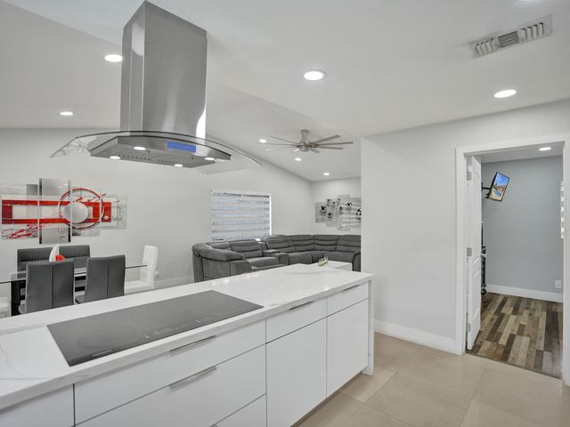 4950 NW 85th Terrace, Lauderhill, FL 33351