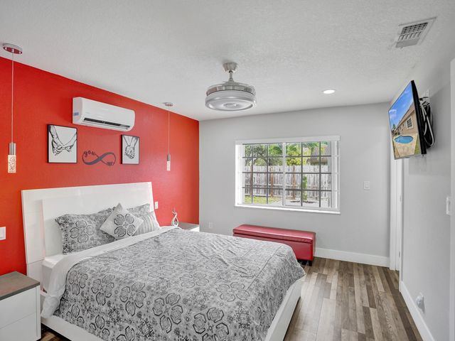 4950 NW 85th Terrace, Lauderhill, FL 33351