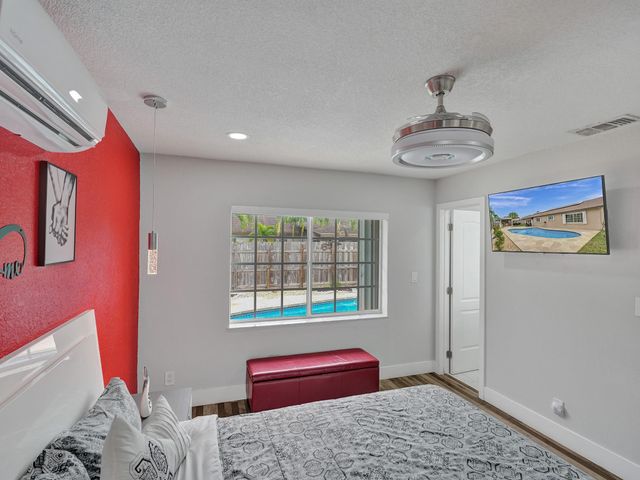 4950 NW 85th Terrace, Lauderhill, FL 33351