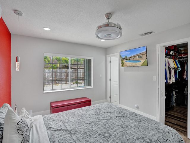 4950 NW 85th Terrace, Lauderhill, FL 33351