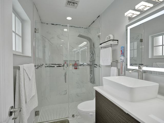 4950 NW 85th Terrace, Lauderhill, FL 33351