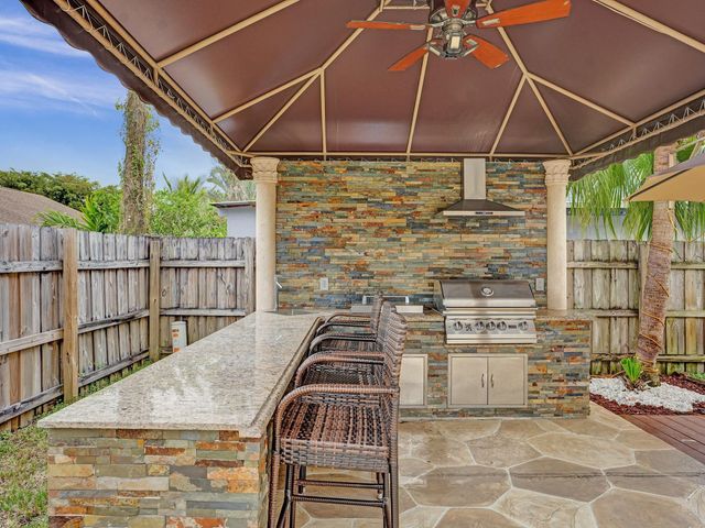 4950 NW 85th Terrace, Lauderhill, FL 33351