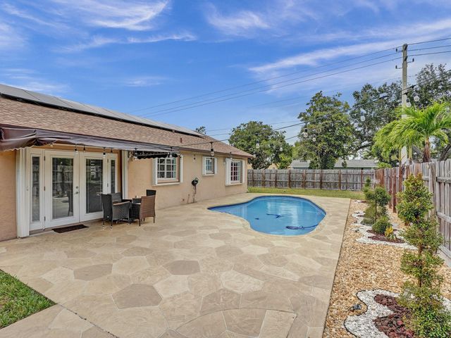 4950 NW 85th Terrace, Lauderhill, FL 33351