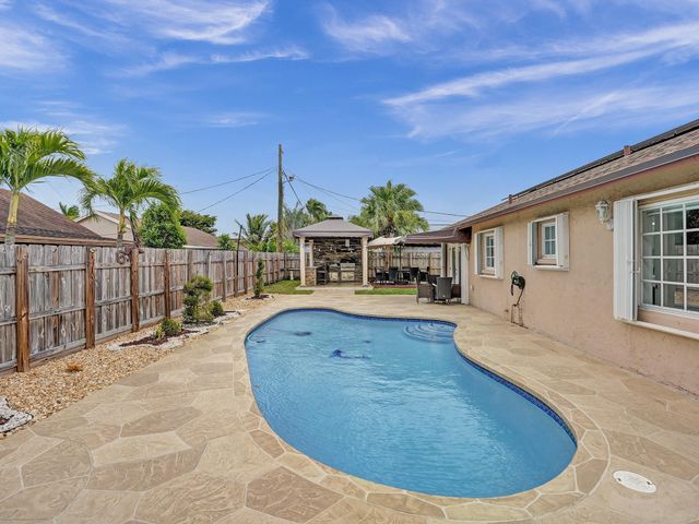 4950 NW 85th Terrace, Lauderhill, FL 33351