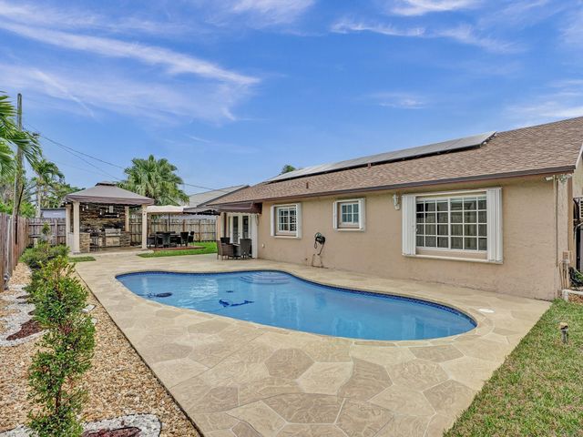 4950 NW 85th Terrace, Lauderhill, FL 33351