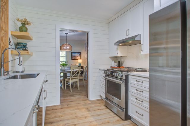 189 Old Dominion Drive, North Charleston, SC 29418