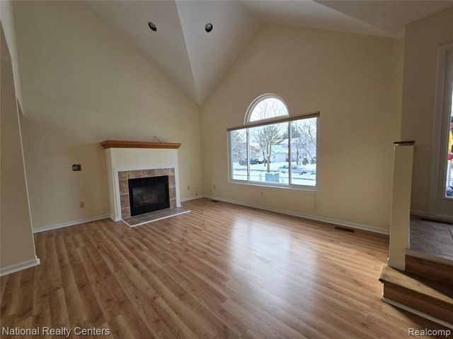 2727 Riverside Drive, Waterford, MI 48329