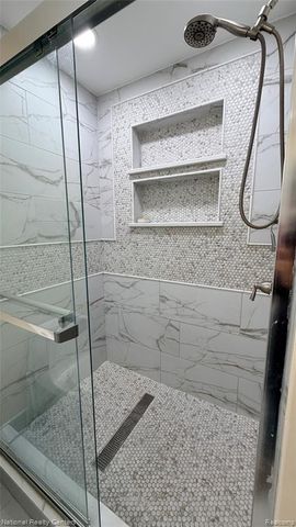 2727 Riverside Drive, Waterford, MI 48329