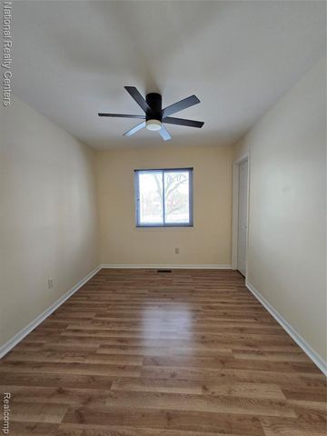 2727 Riverside Drive, Waterford, MI 48329