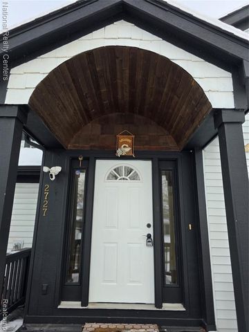 2727 Riverside Drive, Waterford, MI 48329