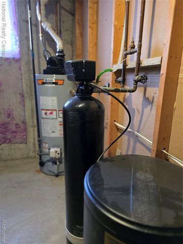 2727 Riverside Drive, Waterford, MI 48329