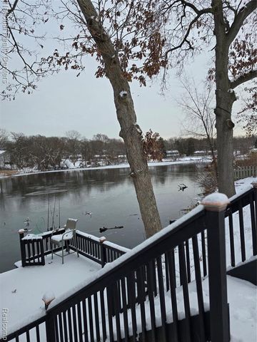 2727 Riverside Drive, Waterford, MI 48329