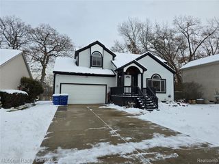 2727 Riverside Drive, Waterford, MI 48329