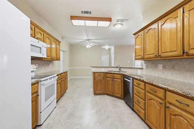 1021 Dartmouth Drive, Lewisville, TX 75067