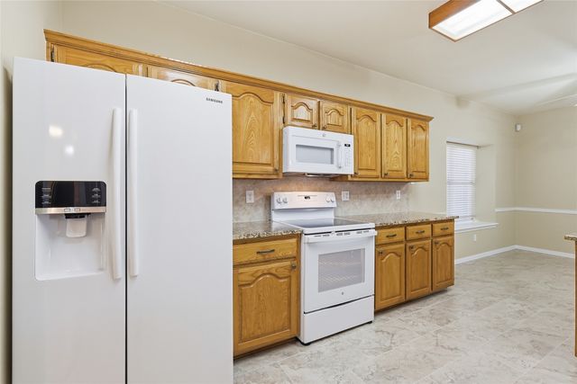 1021 Dartmouth Drive, Lewisville, TX 75067