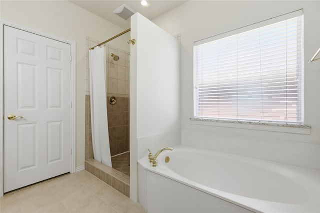 1021 Dartmouth Drive, Lewisville, TX 75067