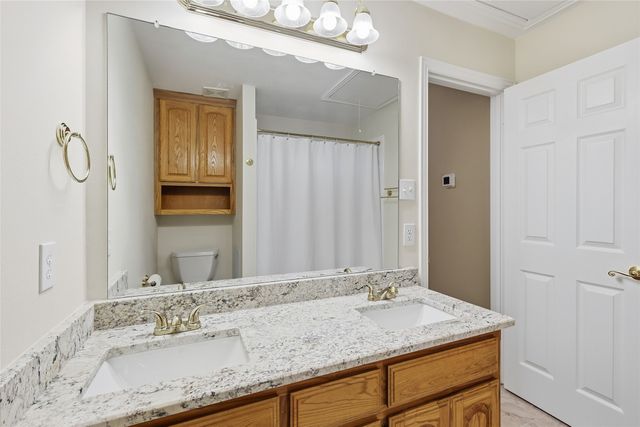 1021 Dartmouth Drive, Lewisville, TX 75067