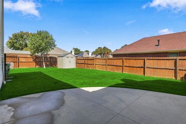 1021 Dartmouth Drive, Lewisville, TX 75067