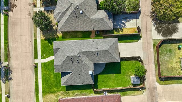 1021 Dartmouth Drive, Lewisville, TX 75067