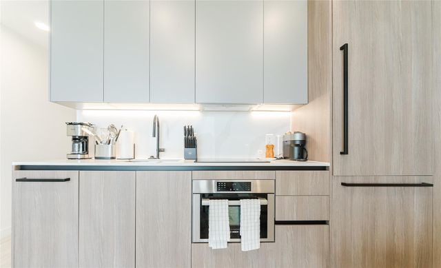 580 72nd St 1413, Miami Beach, FL 33141