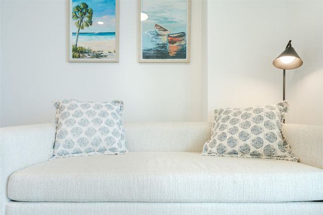 580 72nd St 1413, Miami Beach, FL 33141