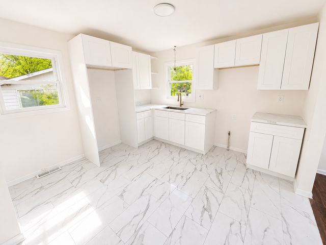 3300 Rugby Court, Waukegan, IL 60087