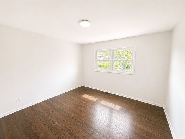 3300 Rugby Court, Waukegan, IL 60087
