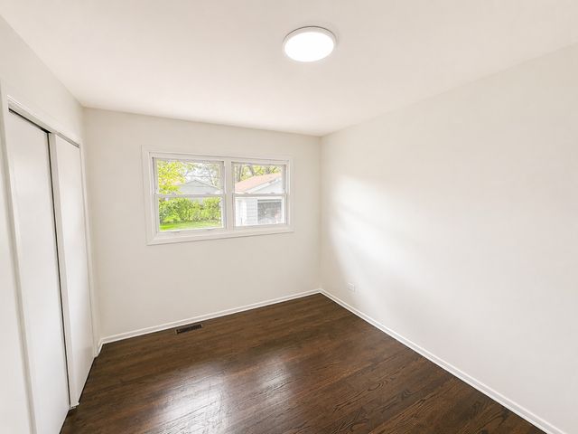 3300 Rugby Court, Waukegan, IL 60087