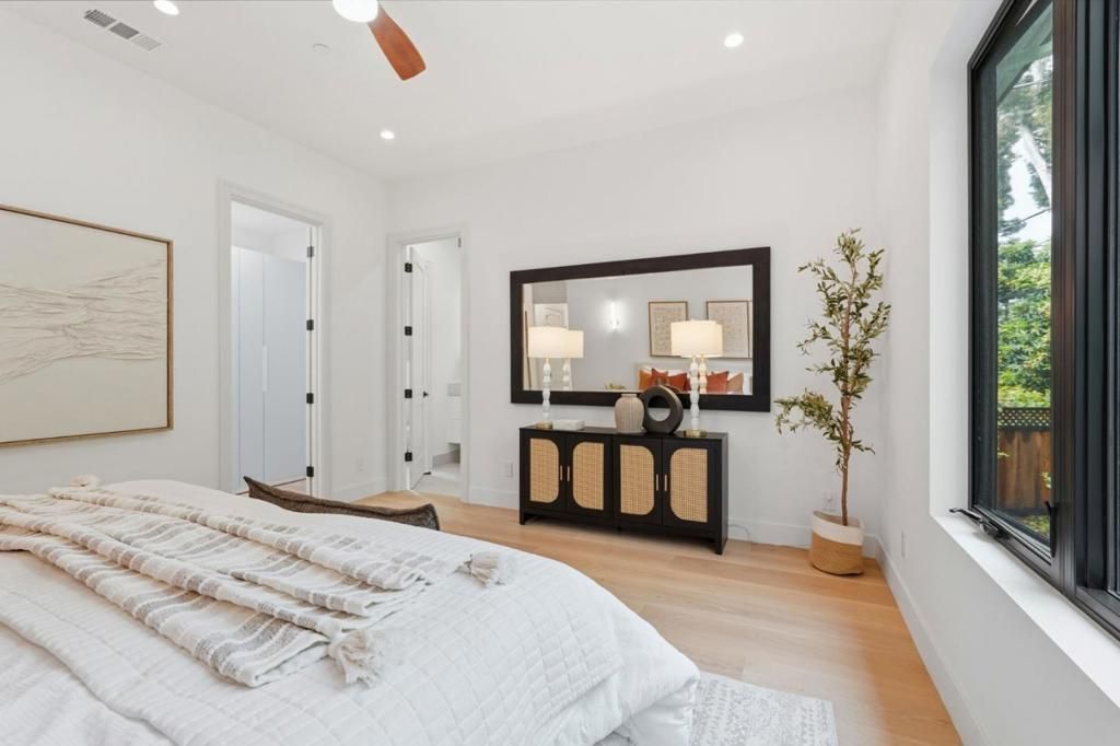 Image 20 of property listing at 1084 Moffett Circle, Palo Alto, CA 94303