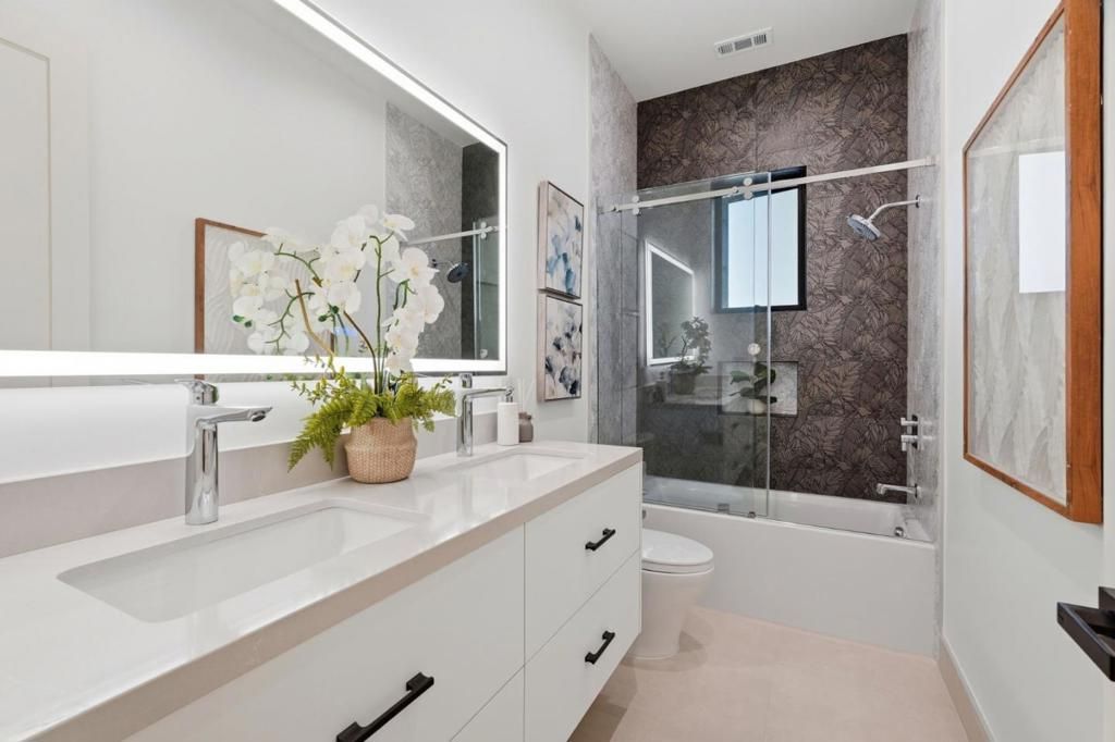 Image 23 of property listing at 1084 Moffett Circle, Palo Alto, CA 94303