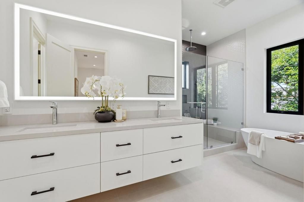 Image 25 of property listing at 1084 Moffett Circle, Palo Alto, CA 94303