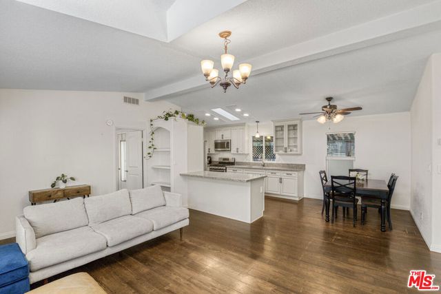 4201 Topanga Canyon Boulevard 136, Woodland Hills, CA 91364