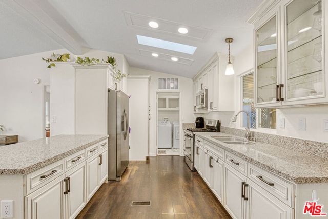 4201 Topanga Canyon Boulevard 136, Woodland Hills, CA 91364