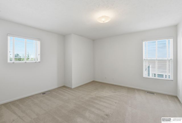 5911 S 161st Street, Omaha, NE 68135
