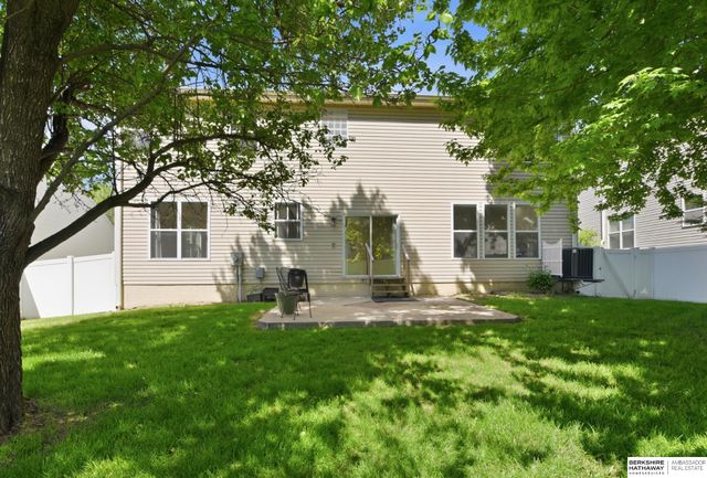 5911 S 161st Street, Omaha, NE 68135