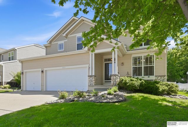 5911 S 161st Street, Omaha, NE 68135