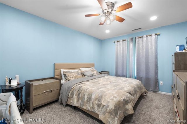 45512 Hidden View Court, Utica, MI 48315