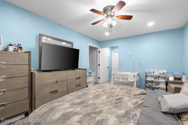 45512 Hidden View Court, Utica, MI 48315
