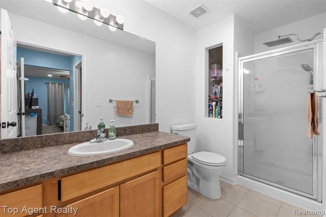 45512 Hidden View Court, Utica, MI 48315