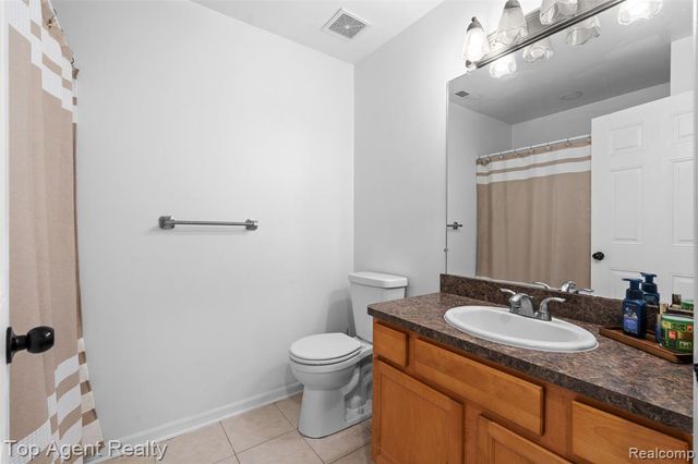 45512 Hidden View Court, Utica, MI 48315