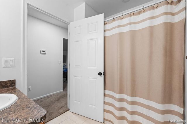45512 Hidden View Court, Utica, MI 48315