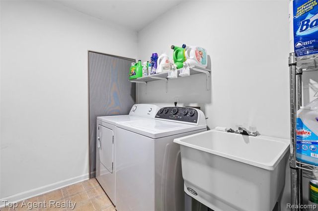 45512 Hidden View Court, Utica, MI 48315