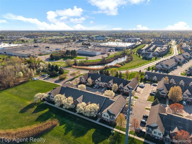 45512 Hidden View Court, Utica, MI 48315